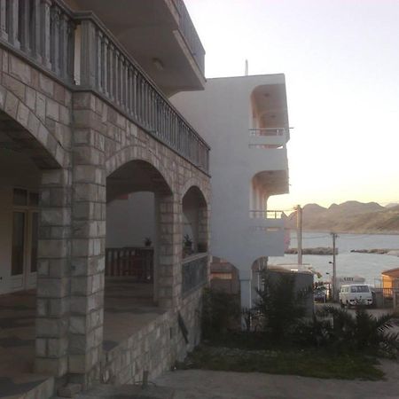 Apartments Aza Dobra Voda Buitenkant foto